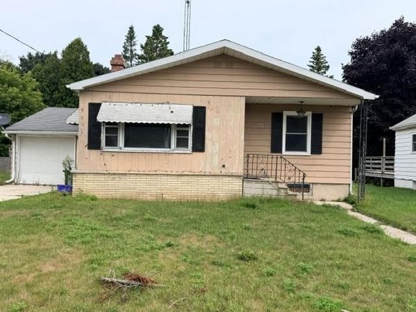 2004 12TH STREET, Two Rivers, WI 54241