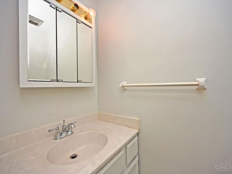 945 Parkside Place, Cincinnati, OH 45202 Photo 70