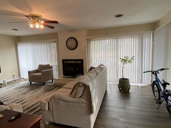 6586 S POPLAR WOODS CIR S, Unit 2, Germantown, TN 38138
