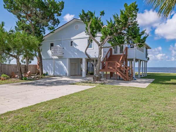 1645 SHELL POINT Road , Crawfordville, FL 32327