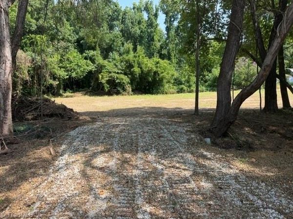 4723 Dippen Road , Walkertown, NC 27105