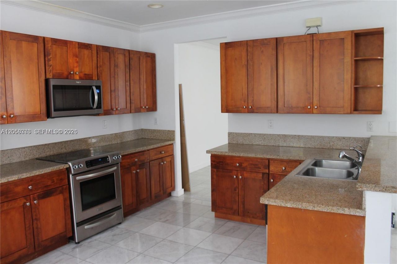 10770 NW 74th Ln , Doral, FL 33178 Photo