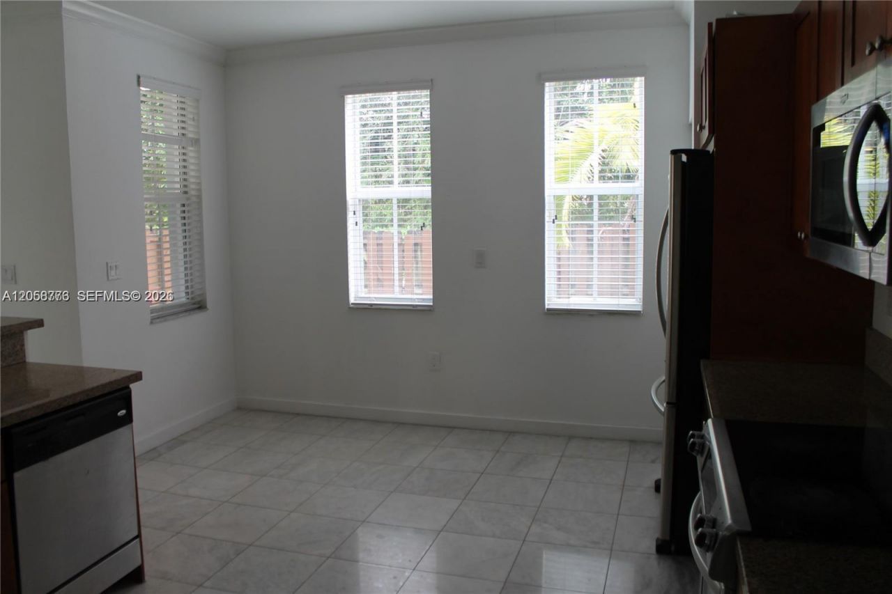 10770 NW 74th Ln , Doral, FL 33178 Photo