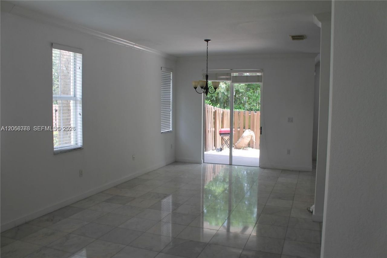 10770 NW 74th Ln , Doral, FL 33178 Photo
