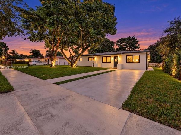 2910 NW 175th St, Miami Gardens, FL 33056