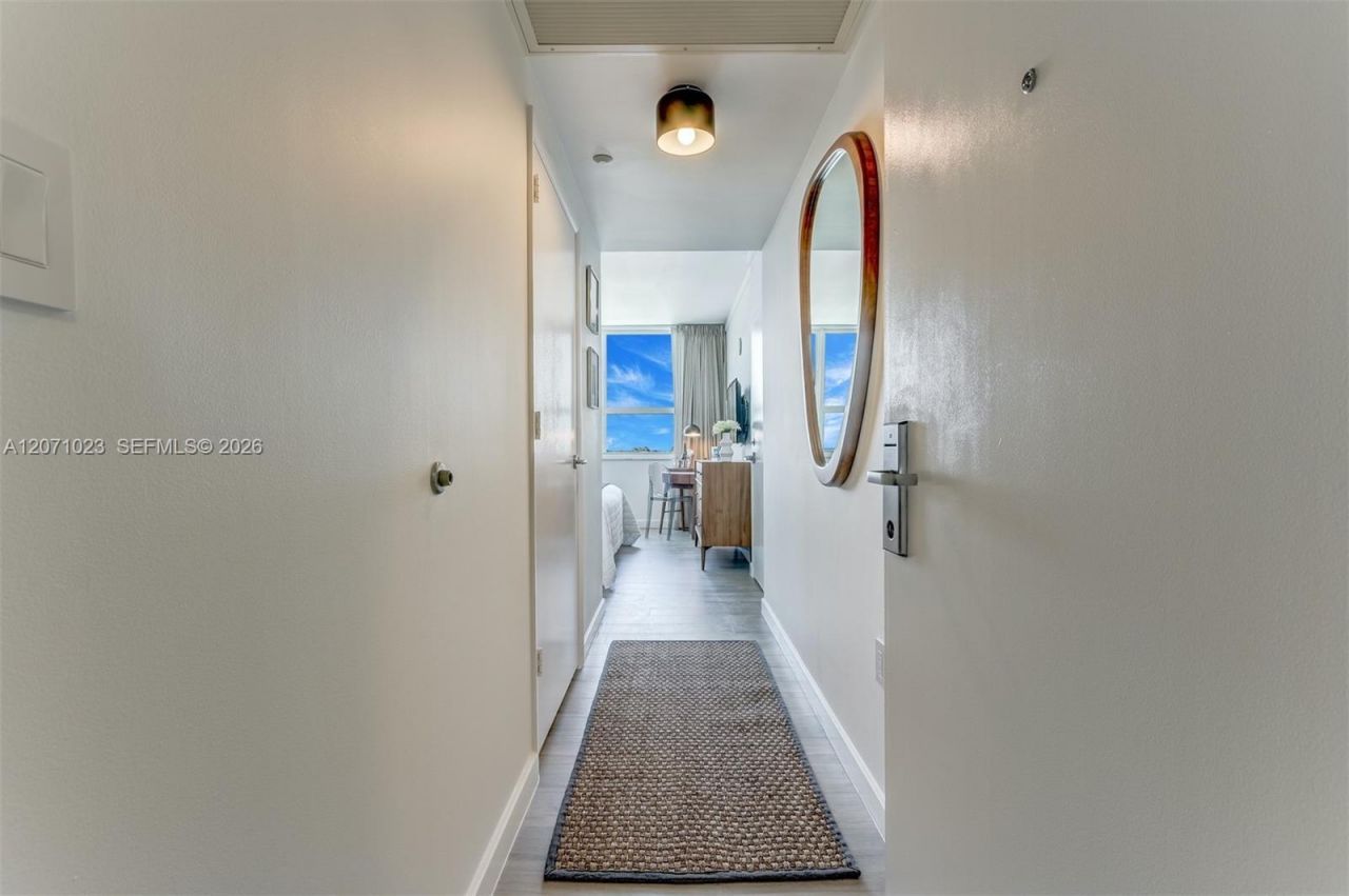 2889 Mcfarlane Rd , Unit 1610, Miami, FL 33133 Photo