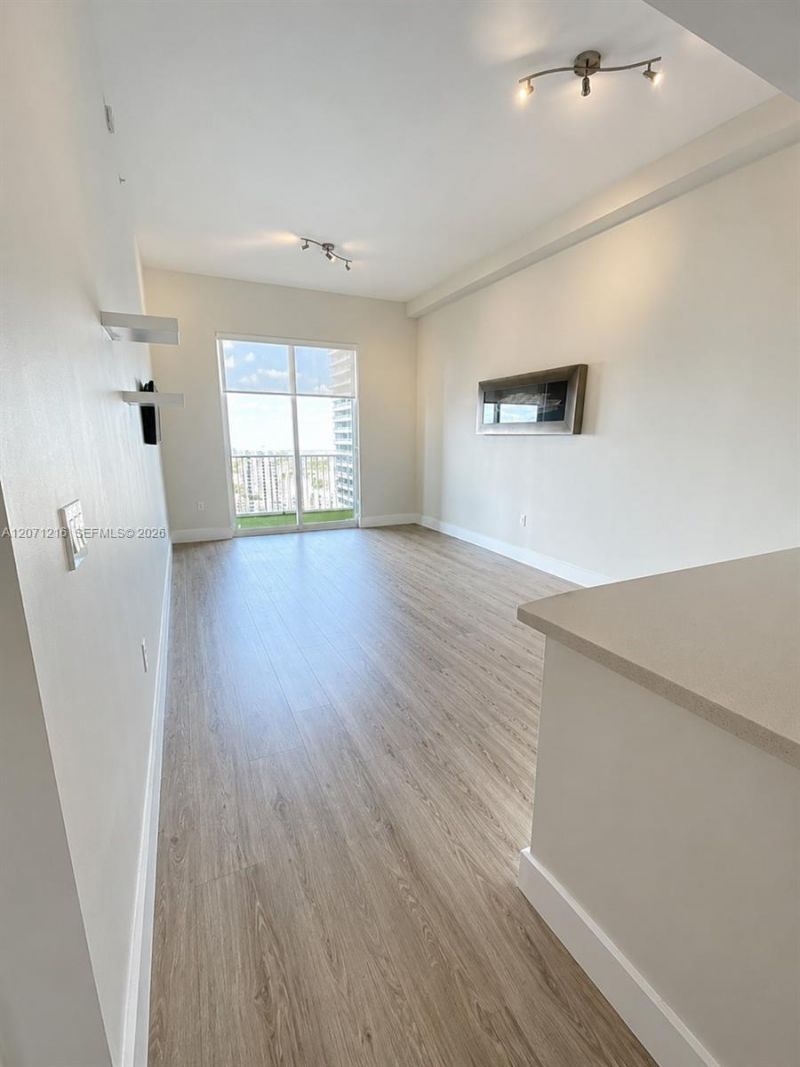 1250 S Miami Ave , Unit 2413, Miami, FL 33130 Photo