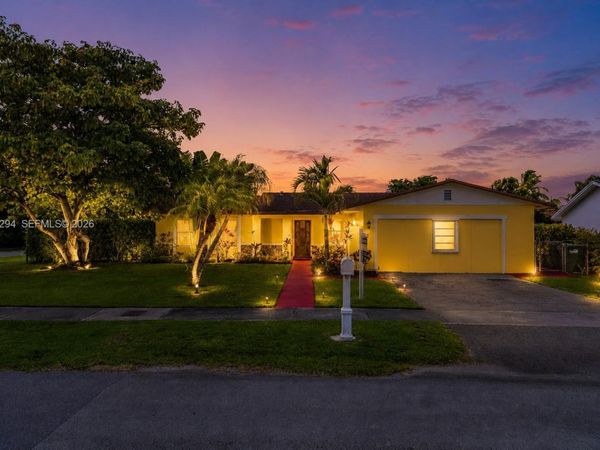 12900 SW 81st St , Miami, FL 33183