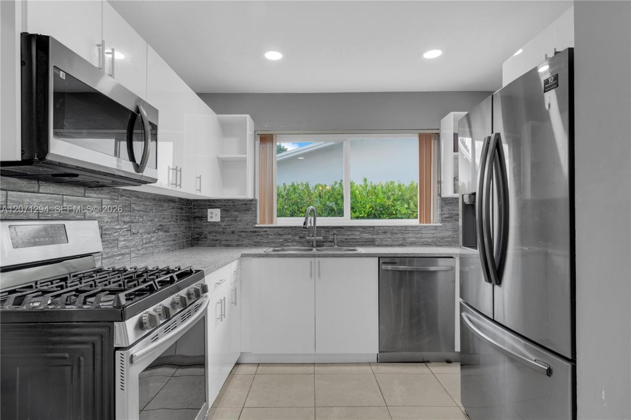 12900 SW 81st St , Miami, FL 33183 Photo