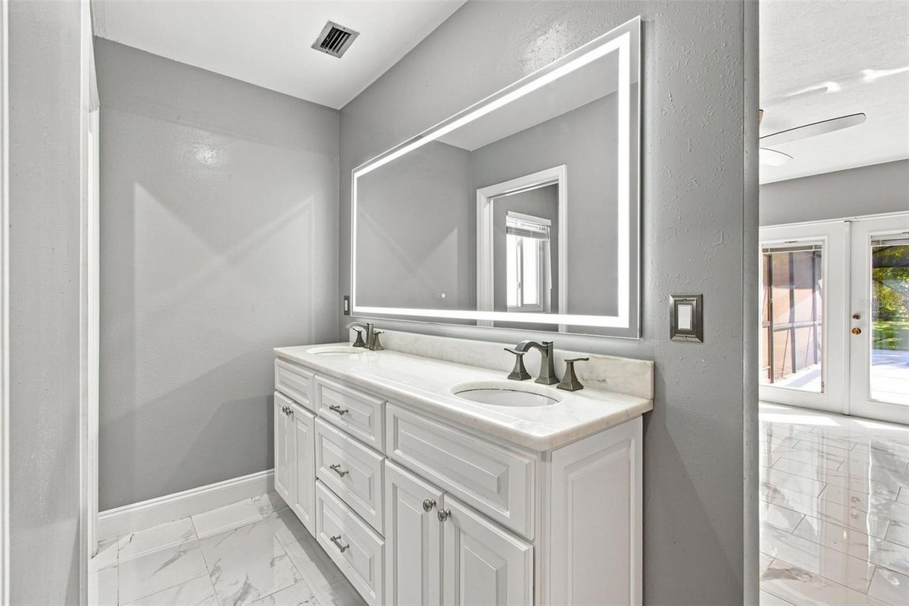 7233 Woodbrook Drive, Tampa, FL 33625 Photo