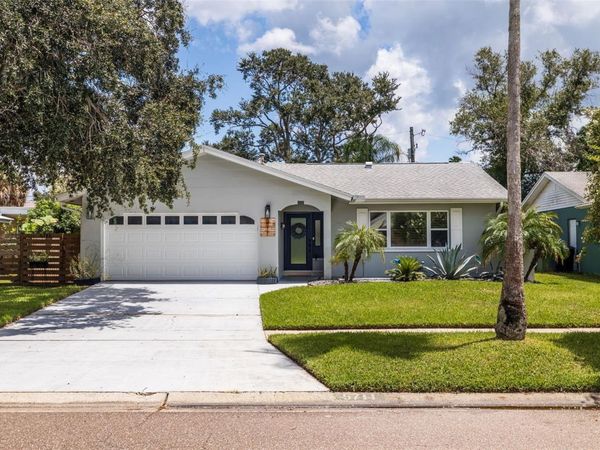 5711 VENETIAN BOULEVARD NE, ST PETERSBURG, FL 33703