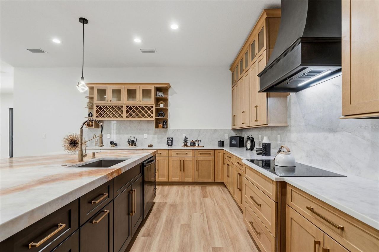 2914 W Walnut Street, Tampa, FL 33607 Photo