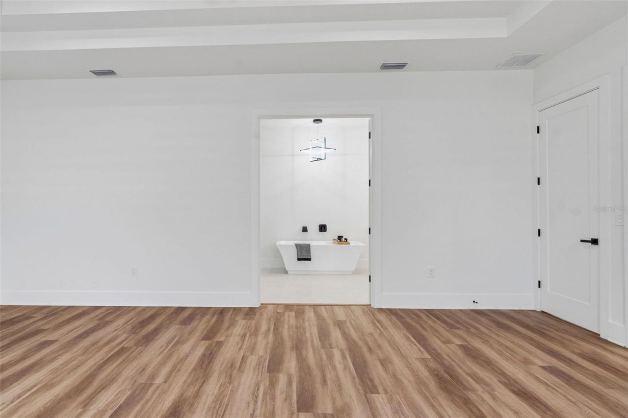 2914 W Walnut Street, Tampa, FL 33607 Photo