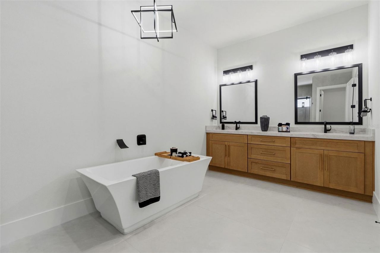 2914 W Walnut Street, Tampa, FL 33607 Photo