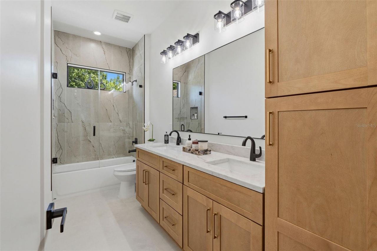 2914 W Walnut Street, Tampa, FL 33607 Photo