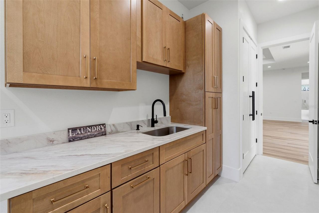 2914 W Walnut Street, Tampa, FL 33607 Photo