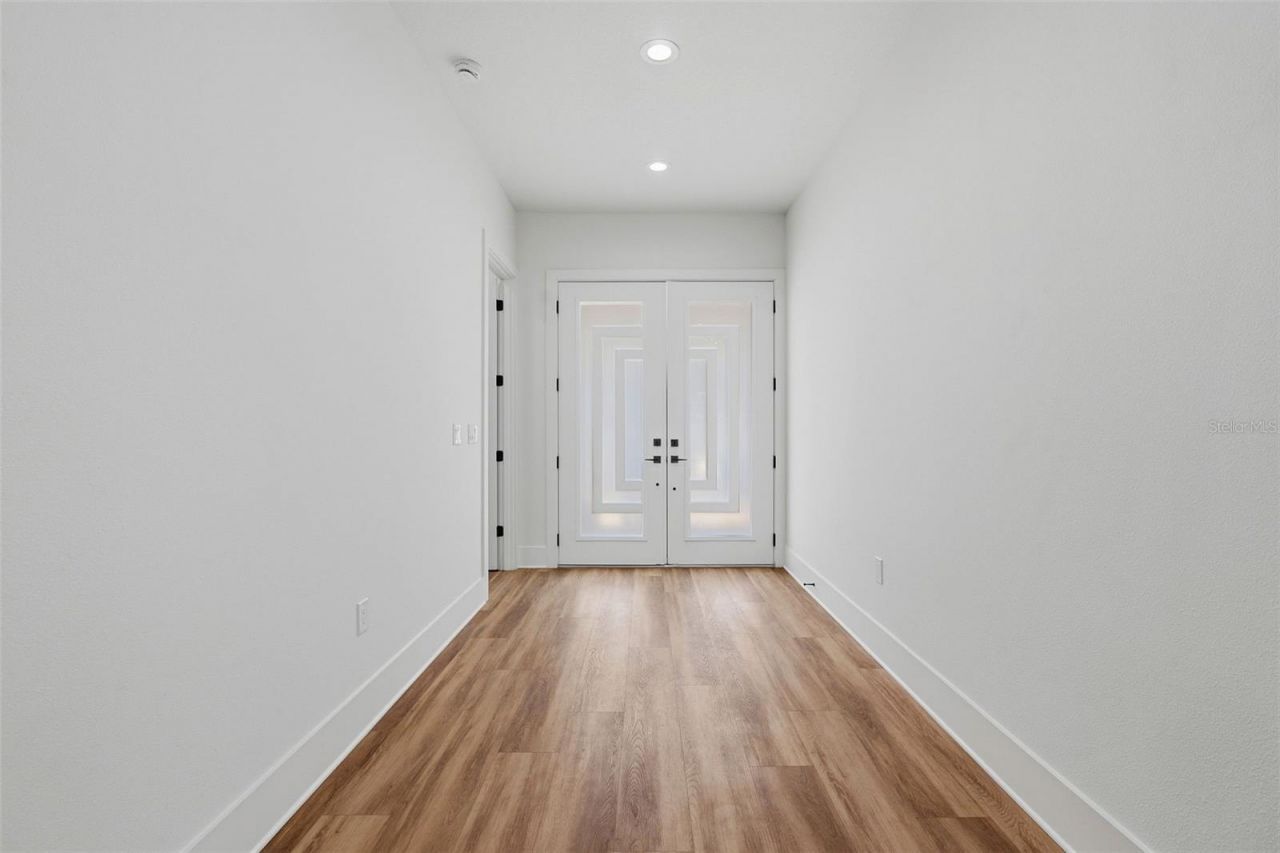2914 W Walnut Street, Tampa, FL 33607 Photo