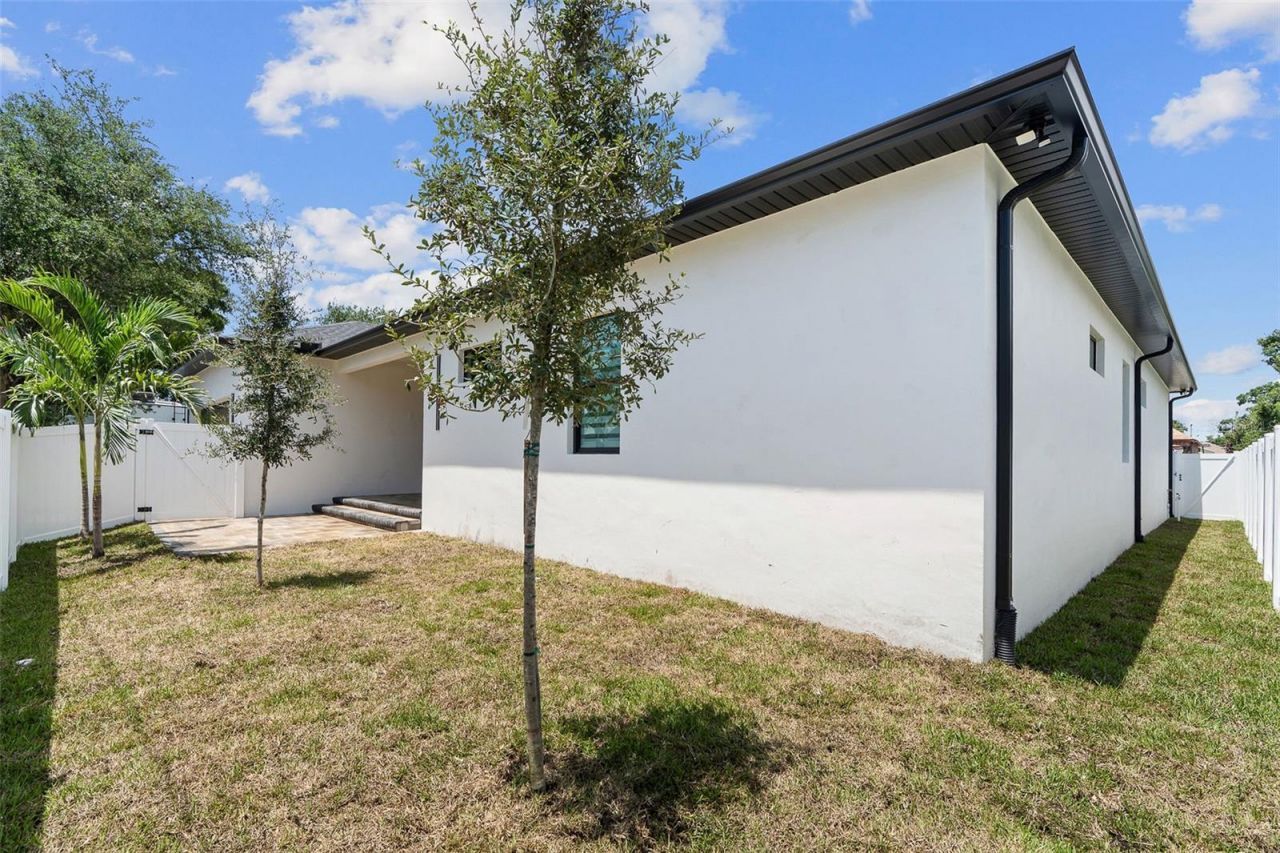 2914 W Walnut Street, Tampa, FL 33607 Photo