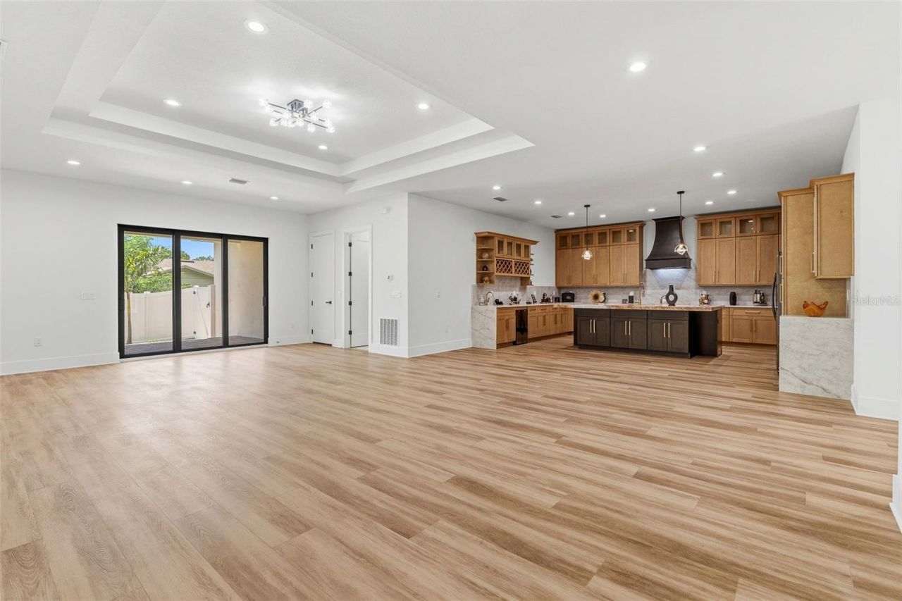 2914 W Walnut Street, Tampa, FL 33607 Photo
