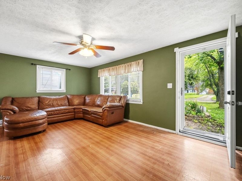 633 Vermont Drive, Lorain, OH 44052 Photo 11