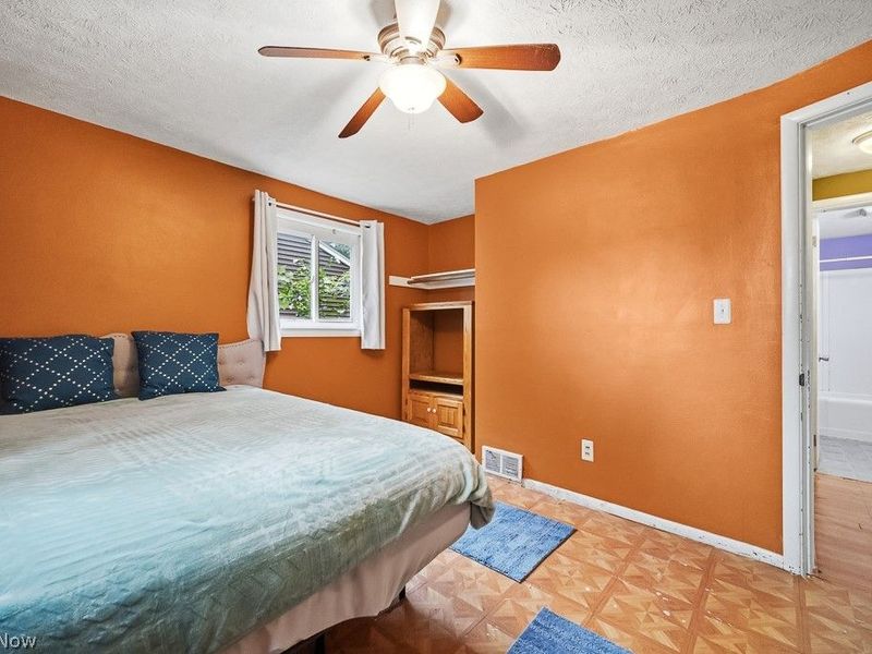 633 Vermont Drive, Lorain, OH 44052 Photo 17