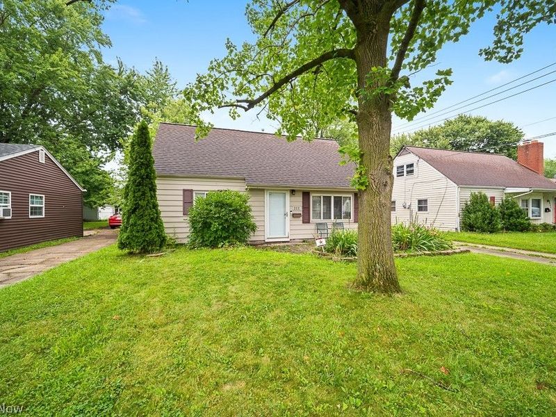 633 Vermont Drive, Lorain, OH 44052 Photo 4