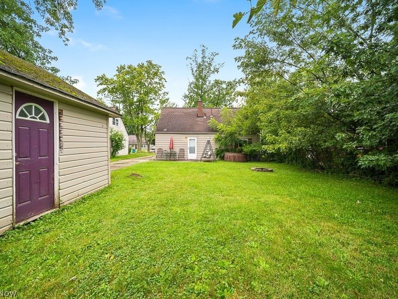 633 Vermont Drive, Lorain, OH 44052 Photo 8