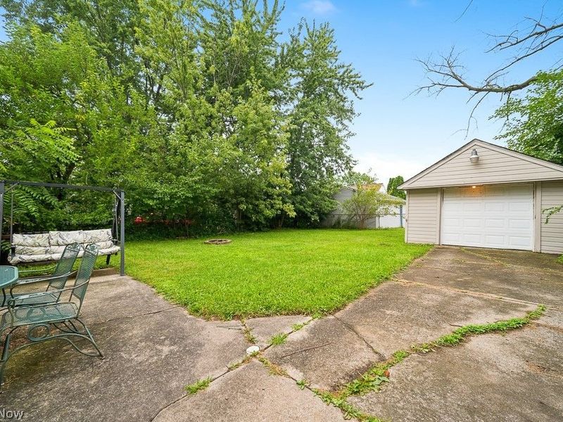 633 Vermont Drive, Lorain, OH 44052 Photo 9