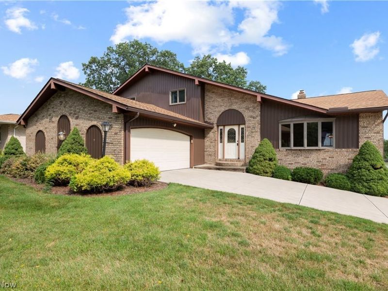 6308 Night Vista Drive, Parma, OH 44129 Photo 2