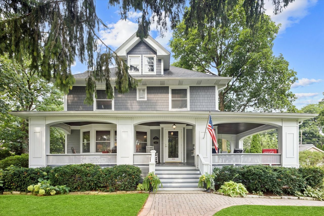 448 S Spring Avenue, La Grange, IL 60525 Main Photo