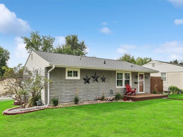 2600 E 40th Street, Des Moines, IA 50317
