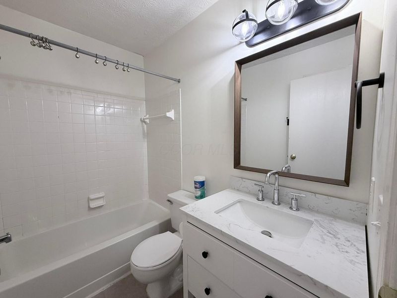 4849 Herndon Drive, Columbus, OH 43221 Photo 32