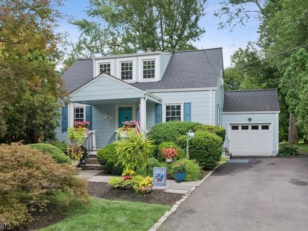 37 Kings Rd, Chatham, NJ 07928