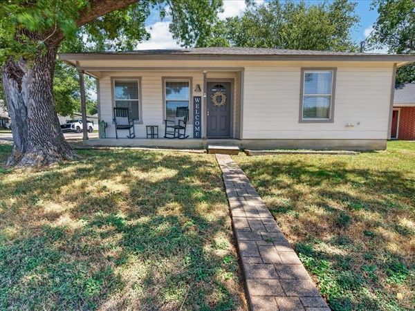 401 S 3rd Street, Grandview, TX 76050