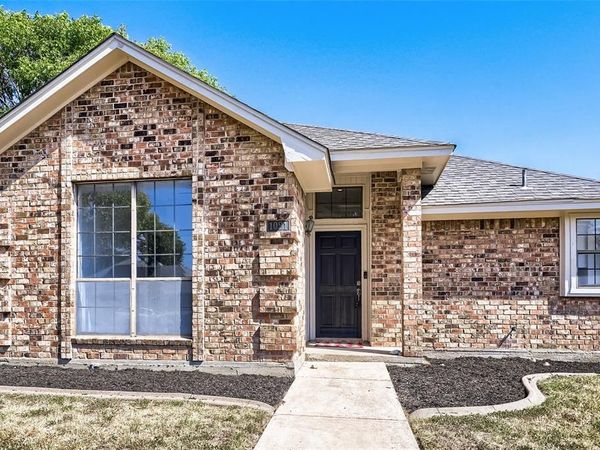 1021 Rio Grande Drive , Benbrook, TX 76126