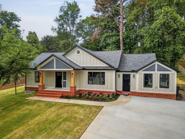303 Westwood Dr , McMinnville, TN 37110