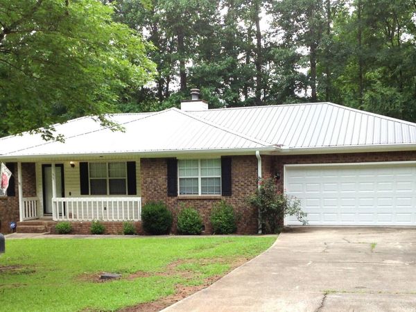 35 Woodland DR, Weaver, AL 36277