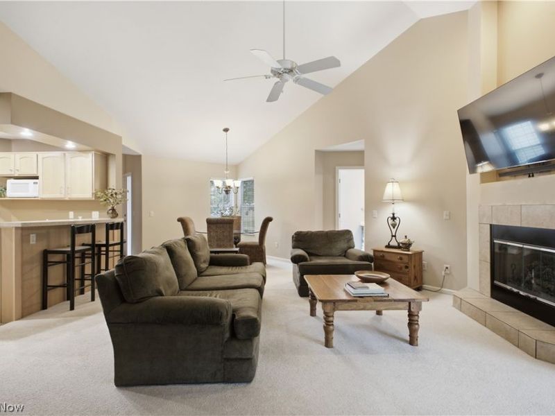 334 Windjammer Drive, Columbiana, OH 44408 Photo 13