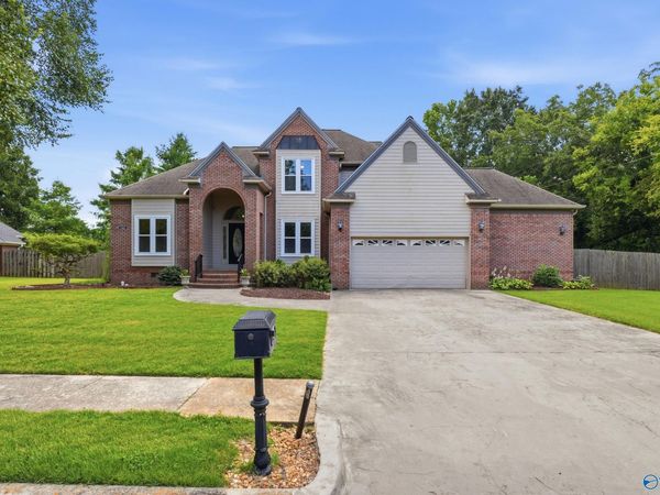 141 Cheval Blvd SE, Brownsboro, AL 35741