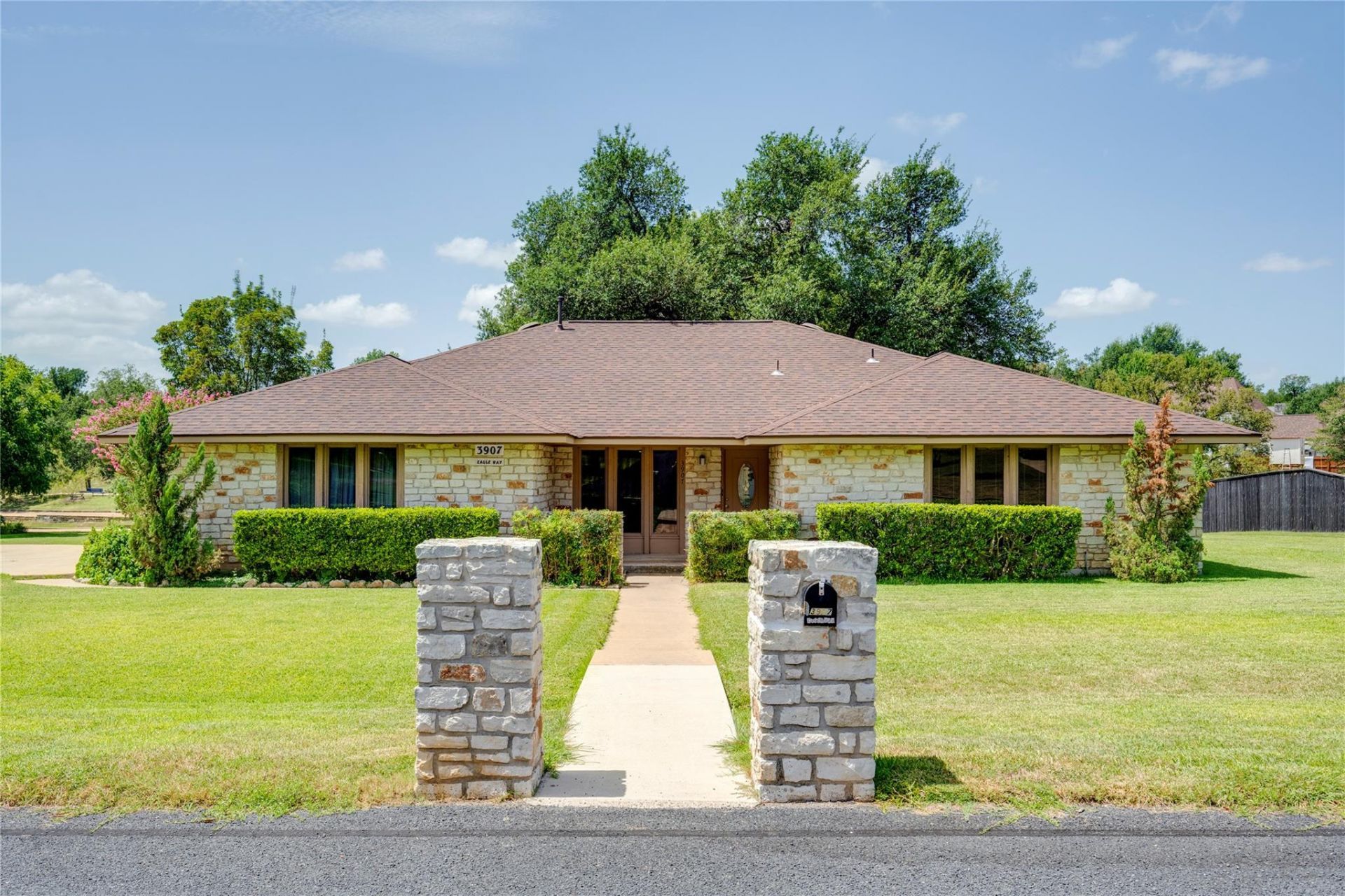 3907 Eagle Way, Round Rock, TX 78681 Main Photo
