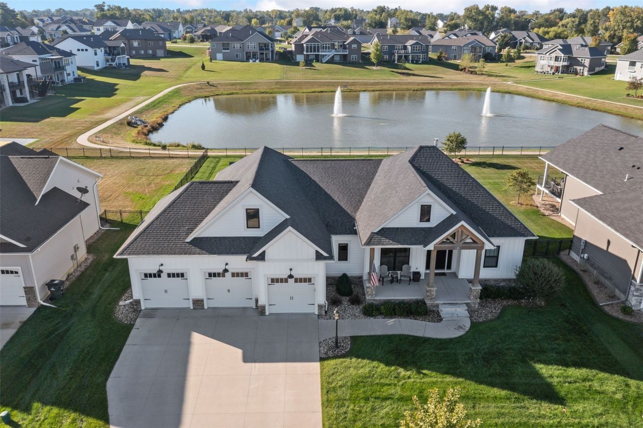 6101 Michael Drive Ne, Cedar Rapids, IA 52411 Main Photo