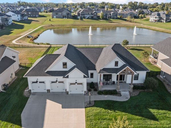 6101 Michael Drive NE, Cedar Rapids, IA 52411