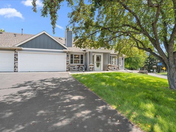 9961 Tamarack Cove, Woodbury, MN 55125
