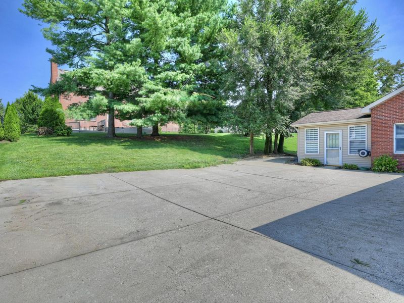 2232 Amsterdam Road, Villa Hills, KY 41017 Photo 17