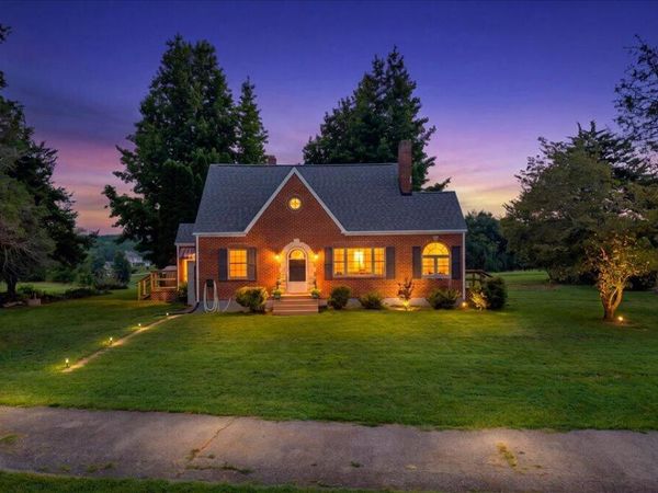 45 Desker DR , Wirtz, VA 24184