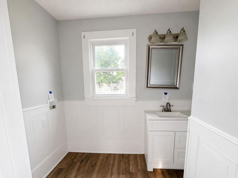 30 E Channel Street , Newark, OH 43055 Photo 8