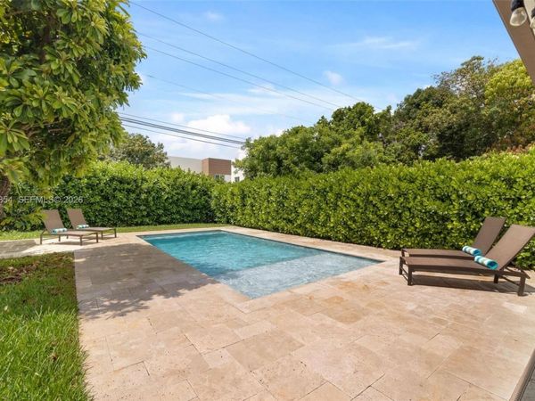 1348 SW 15th St , Miami, FL 33145