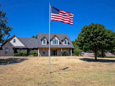 238 NE Road Runner Dr, Fletcher, OK 73541