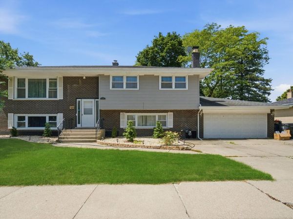 935 E 169th Street , South Holland, IL 60473
