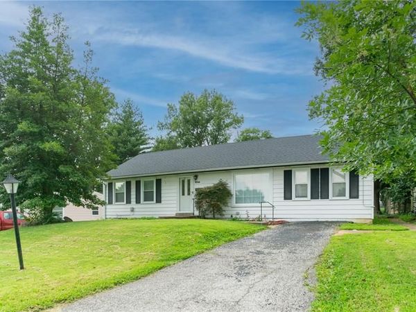 6936 Greenholly Drive , St Louis, MO 63123